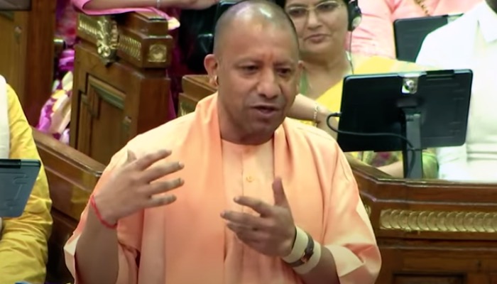 Modi के लिए सदन में विरोधियों से भिड़ गए योगी, लगा दी तगड़ी क्लास, हैरान रह जाएंगे Akhilesh