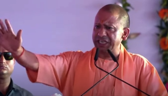 अलीगढ़ में Yogi का रौद्र रूप: मंच से Rahul और Akhilesh को दिया जोरदार जवाब