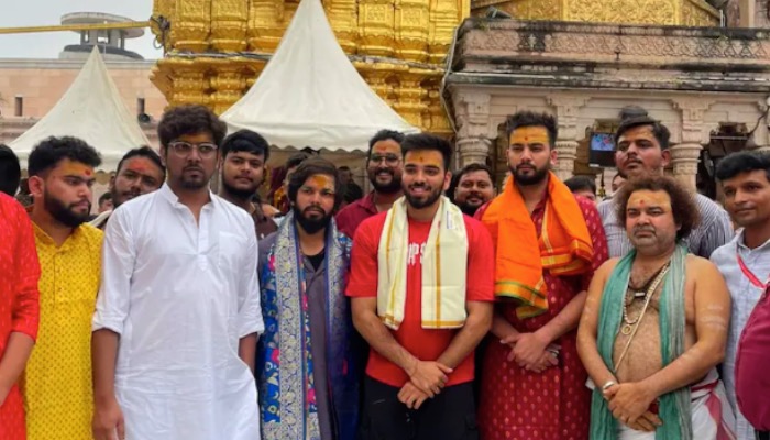 Elvish Yadav : राव साहब कि फिर बढ़ी मुसीबतें, काशी विश्वनाथ मंदिर में ऐसी हरकत करने पर शिकायत हुई दर्ज
