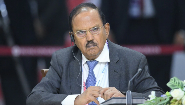 NSA अजीत डोभाल ने चीनी विदेश मंत्री वांग यी से की मुलाकात, कहा- युद्ध भारत की च्वाइस नहीं...