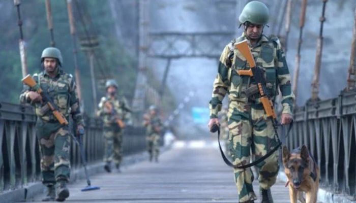 सीमा सुरक्षा बल ने मनाया अपना 60वां स्थापना दिवस, राहुल गाँधी समेत तमाम नेताओं ने दीं शुभकामनाएं