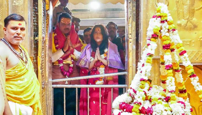 वाराणसी पहुंचे महाराष्ट्र के मुख्यमंत्री फडणवीस ने क्यों कहा योगी को इतिहास याद रखेगा ?