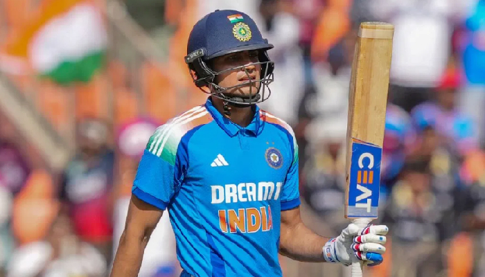 चैंपियंस ट्रॉफी से पहले शुभमन गिल वनडे में फिर बने नंबर 1 ,बाबर को पछाड़ा