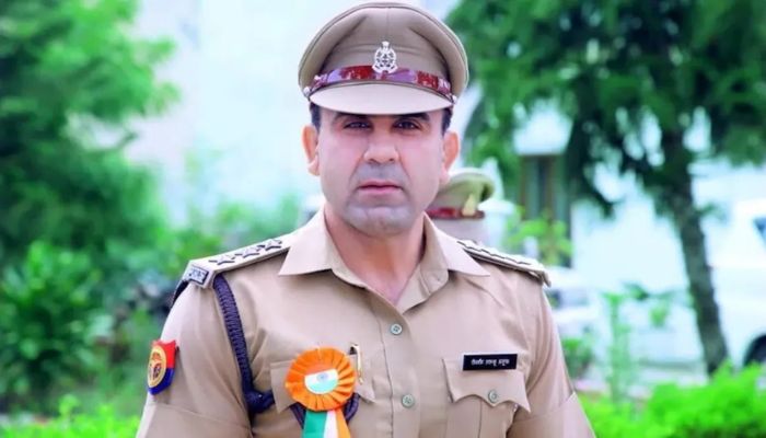 बाल-बाल बचे सीओ अनुज चौधरी, अचानक हुए धमाके से लगी आग, मची अफरा-तफरी