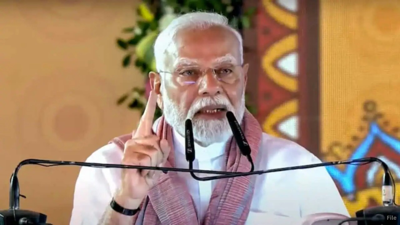 बंगाल में ममता बनर्जी के खिलाफ पीएम मोदी ने भरी हुंकार, कहा- प्रदेश में मची है चीख पुकार, नहीं चाहिए निर्मम सरकार