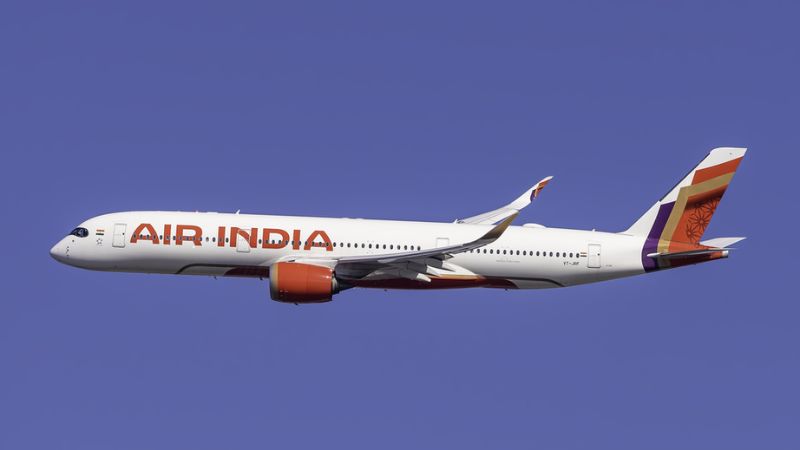 थाईलैंड के फुकेट से दिल्ली आ रही एअर इंडिया फ्लाइट को मिली बम से उड़ाने की धमकी, करानी पड़ी इमरजेंसी लैंडिंग