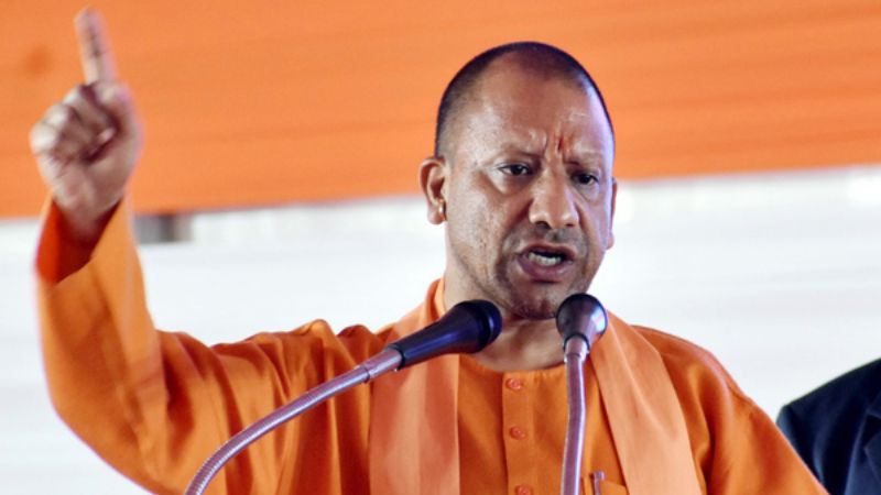 CM योगी ने अधिकारियों को दिया सख्त निर्देश, कहा- सामाजिक सौहार्द बिगाड़ने वालों पर तुरंत करें कार्रवाई, आदेश का इंतजार न करें