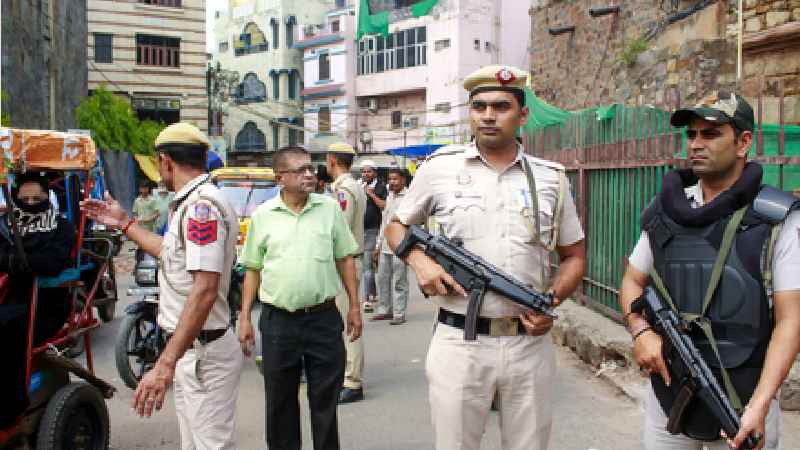 दिल्ली में 36 अवैध बांग्लादेशी नागरिक गिरफ्तार, फोन में मिला प्रतिबंधित ऐप