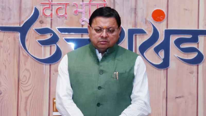 अहमदाबाद प्लेन हादसा: CM पुष्कर सिंह धामी ने दो मिनट का मौन रखकर हादसे में मारे गए लोगों को दी श्रद्धांजलि