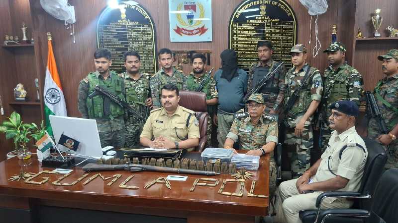 झारखंड पुलिस को मिली बड़ी सफलता, पांच लाख का इनामी फिरोज अंसारी मुठभेड़ में गिरफ्तार, हथियार और 350 गोलियां जब्त