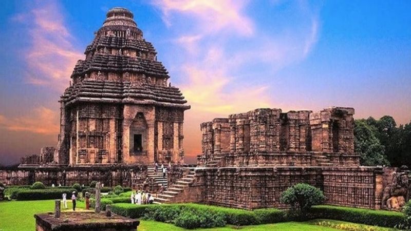 इन सूर्य मंदिरों में जाकर करें दर्शन… तेज, ऐश्वर्य और आरोग्य से भर जाएगा जीवन, बदल जाएगी जिंदगी!
