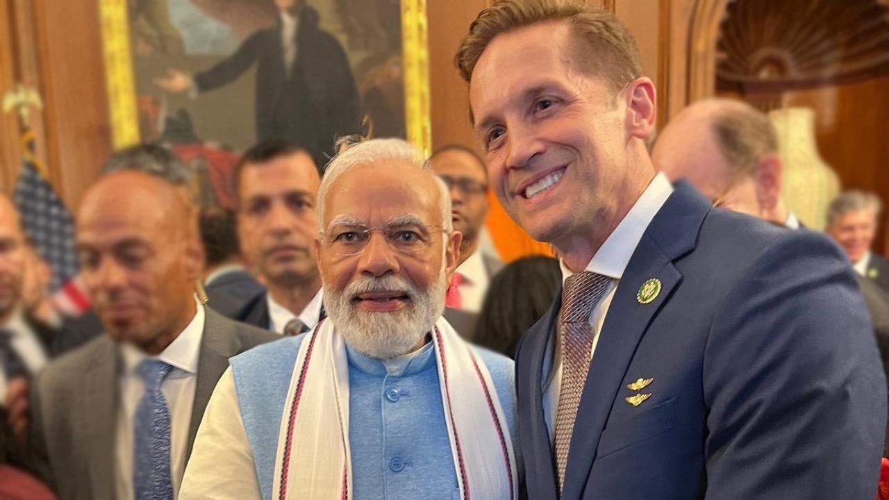 'गांधी के बाद सबसे महान हैं मोदी...', अमेरिकी सांसद ने की पीएम की तारीफ, चीन से भारत की तुलना कर कही बड़ी बात