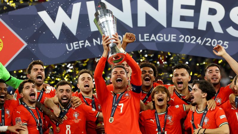 UEFA में जीत के बाद फूट-फूटकर रोए रोनाल्डो, लोगों को विराट कोहली की आई याद, VIDEO