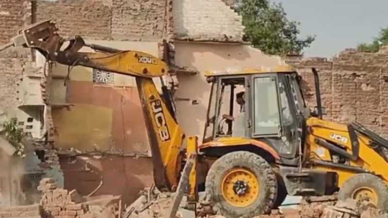 मोहलत खत्म... दिल्ली के कालकाजी में गरजा बुलडोज़र, तोड़े जा रहे 1200 अवैध घर