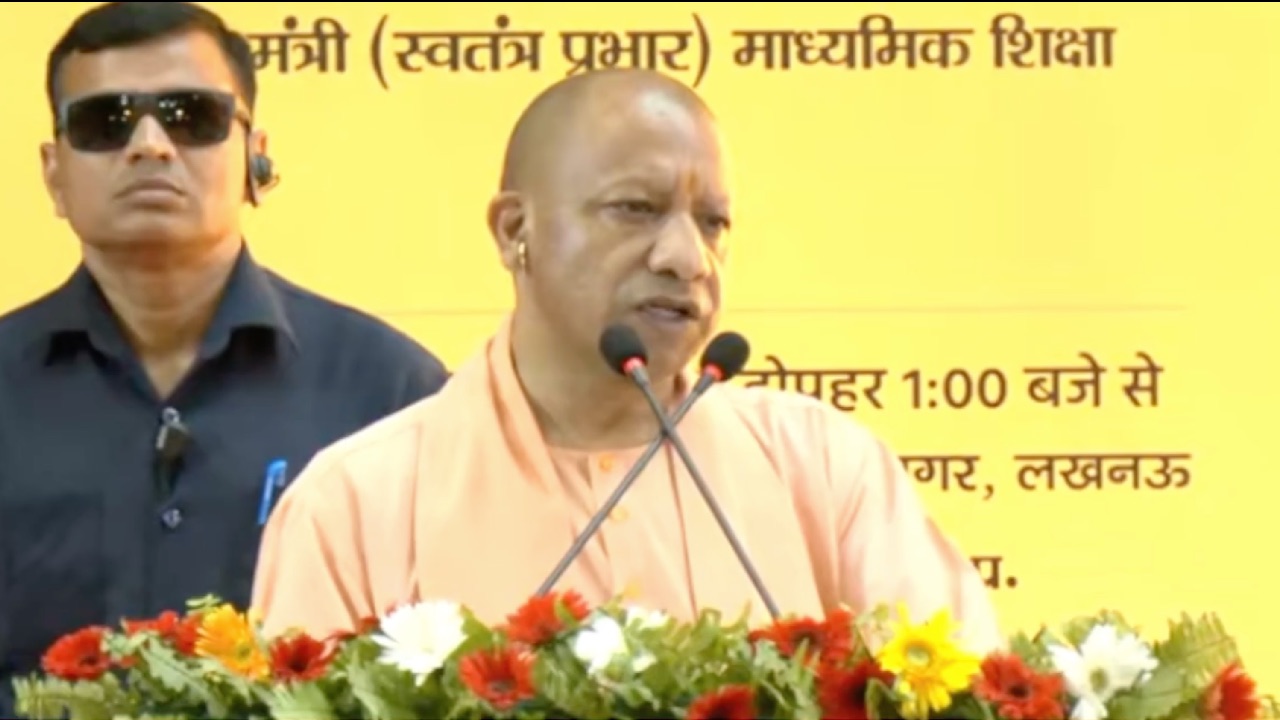 'आप बस वीडियो वायरल करो, वसूली सरकार कर लेगी...', CM योगी का दंगा करने वालों को सख्त चेतावनी