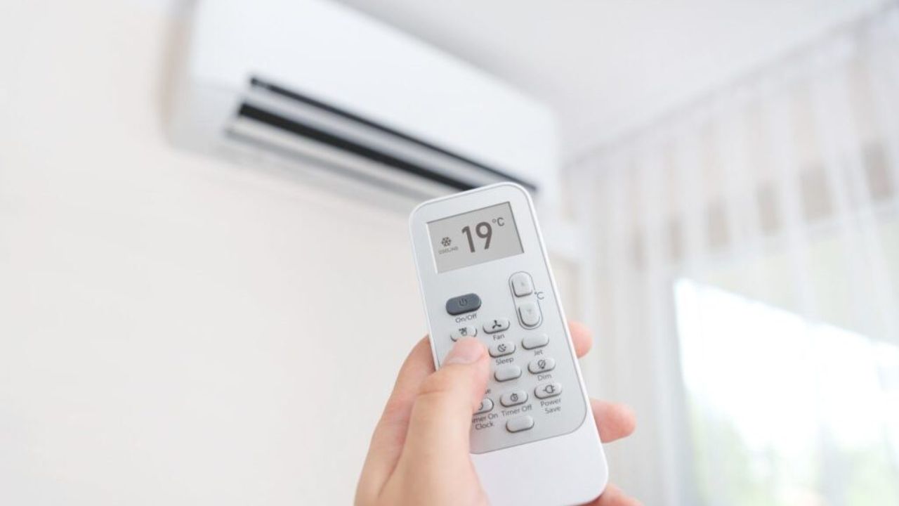 क्या आपके पुराने AC पर भी लगेगी नई टेंपरेचर लिमिट? जानें सरकार का प्लान