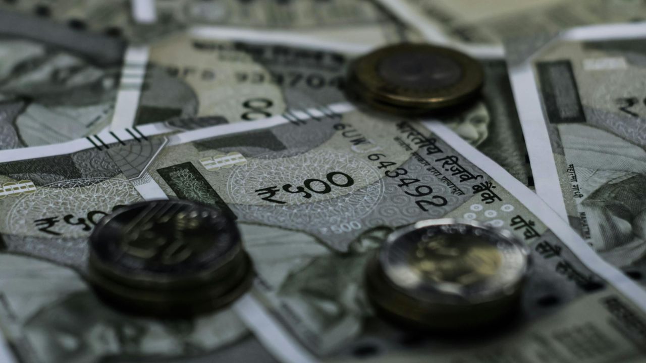 8th Pay Commission: सरकारी कर्मचारियों की बल्ले-बल्ले! नए वेतन आयोग से मिलेगी बड़ी राहत