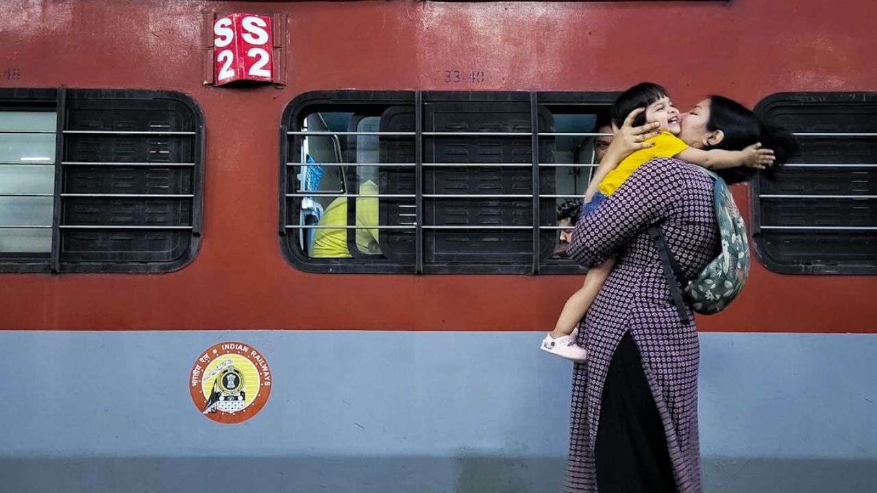 Indian Railway : रेलवे का नया नियम, टिकट कंफर्म हुआ या नहीं, अब 1 दिन पहले ही चलेगा पता