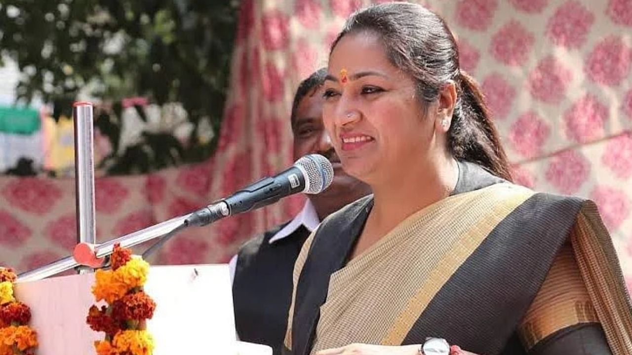 दिल्ली में बिजनेस करने वालों को बड़ी राहत, 7 प्रकार के कारोबार के लिए खत्म हुई लाइसेंस की बाध्यता,रेखा गुप्ता का बड़ा फैसला