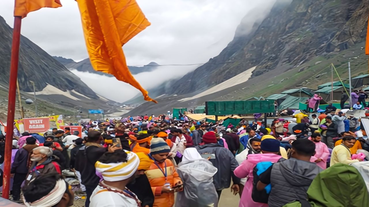 21 दिनों में 3.52 लाख के पार पहुंची अमरनाथ यात्रा में श्रद्धालुओं की संख्या, जम्मू से रवाना हुआ एक और 2,896 तीर्थयात्रियों का जत्था