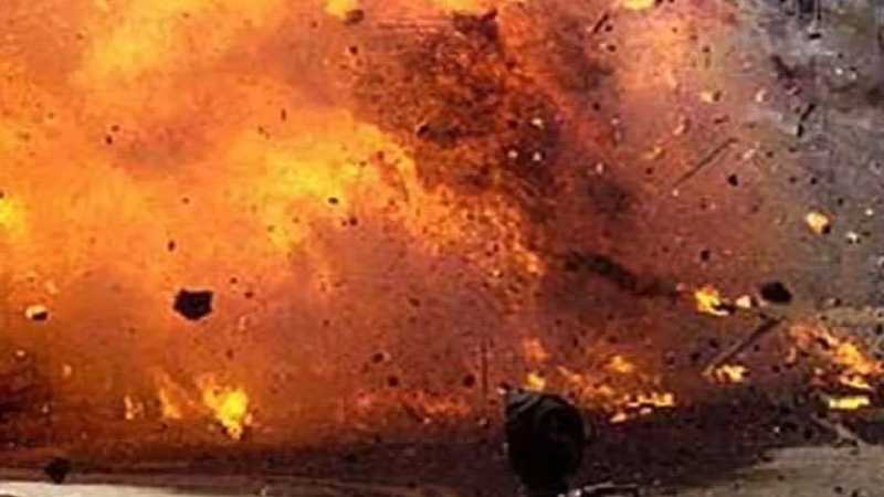 पश्चिम बंगाल: पूर्व बर्धमान में घर में बनाए जा रहे देशी बम के फटने से एक युवक की मौत, दूसरा घायल