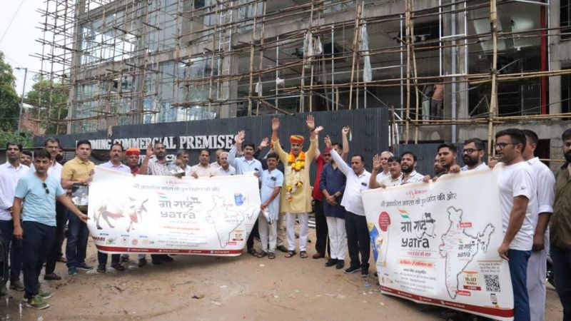 'गौ राष्ट्र यात्रा' का जोधपुर में भव्य स्वागत: राजपुरोहित छात्रावास में जुटी गौभक्तों की भीड़, देसी गौवंश संरक्षण को मिला नया संबल