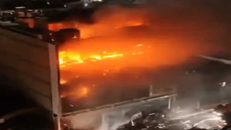 इराक के शॉपिंग मॉल में लगी भीषण आग, 50 लोगों की जलकर दर्दनाक मौत, कई घायल