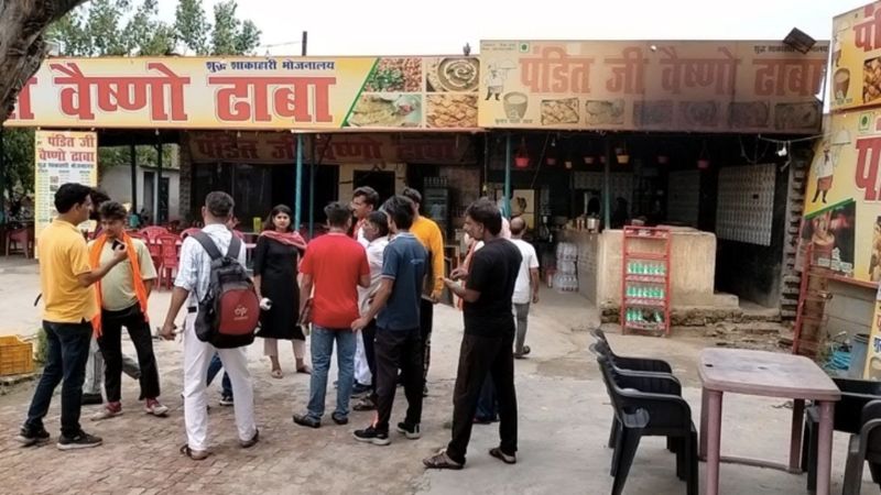 मुजफ्फरनगर में नाम बदलकर 'पंडित जी वैष्णो ढाबा' चलाने वाले सनव्वर-आदिल और जुबैर पर FIR, पैंट उतरवाकर पहचान करने से शुरू हुआ था विवाद