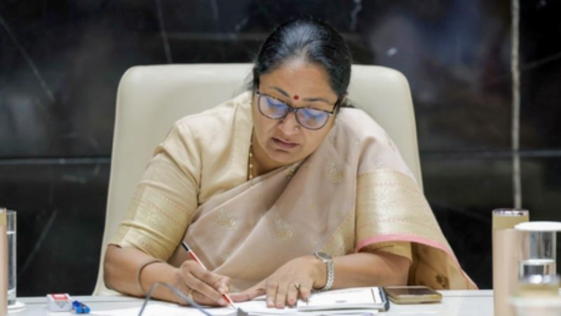 विवाद सुलझाने की तैयारी, दिल्ली में पीडब्ल्यूडी और बाढ़ नियंत्रण विभाग के मामलों की समीक्षा, समिति का हुआ गठन