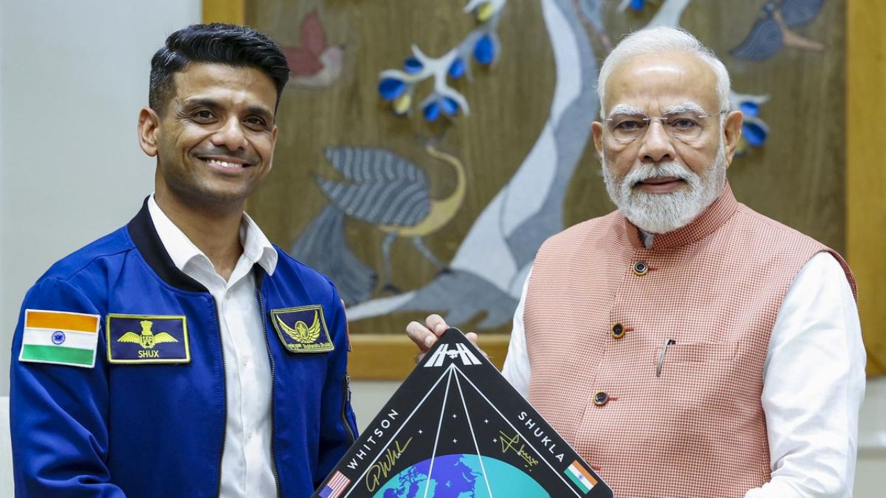 आर्यभट्ट से गगनयान तक… भारत के स्पेस सफर का जश्न, पीएम मोदी और ISRO चीफ का बड़ा संदेश