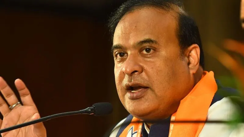 PM मोदी की मां पर टिप्पणी से गर्माई सियासत! कांग्रेस पर हमलावर हुए हिमंता बिस्व सरमा, कहा- माफ़ी मांगे कांग्रेस