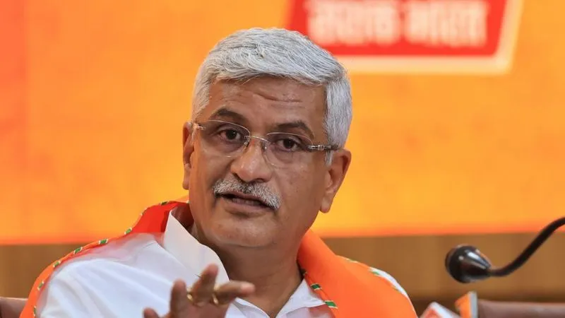 राजस्थान सब-इंस्पेक्टर भर्ती परीक्षा रद्द होने के बाद गर्माई सियासत, केंद्रीय मंत्री ने कहा- सब जाएंगे जेल