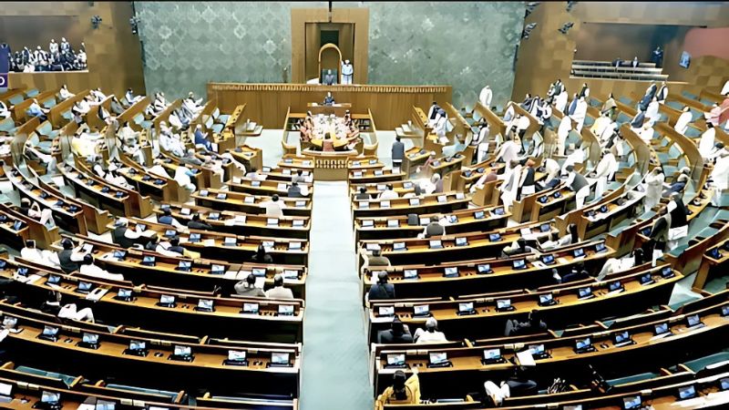 जनता के 204 करोड़ स्वाहा... लोकसभा में 37 घंटे और राज्यसभा में मात्र 47 घंटे हुआ काम, हंगामे की भेंट चढ़ा संसद का मानसून सत्र