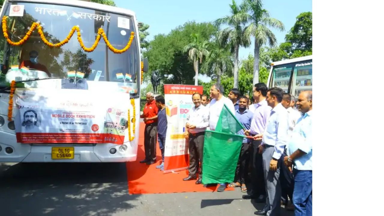 स्टूडेंट्स के लिए खुशखबरी! दिल्ली में शुरू हुई 'यू-स्पेशल बसें', किराया और रूट की पूरी जानकारी