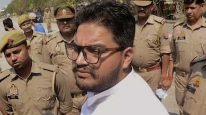 उमर अंसारी को रातों रात गाजीपुर जेल से कासगंज जेल किया गया शिफ्ट, भाई अब्बास के साथ रहेगा बंद