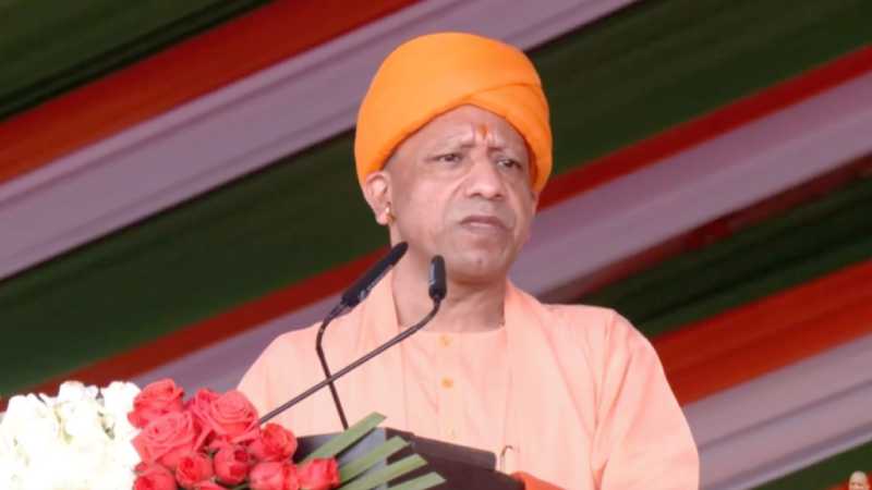 यूपी में बनी ब्रह्मोस की ताकत पाकिस्तान से पूछो, सीएम योगी ने विपक्ष पर बोला हमला