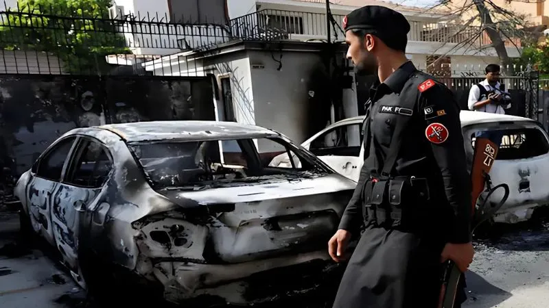 पाकिस्तानी सेना पर भीषण अटैक, 12 जवान मारे गए, इस आतंकी संगठन ने ली हमले की जिम्मेदारी