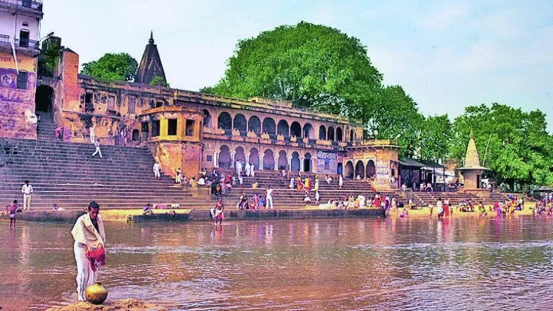 पितृ पक्ष के दौरान क्यों खास मानी जाती हैं ये 4 जगहें? यहां पिंडदान करने से पितरों की 7 पुश्तों को मिल जाती है मुक्ति