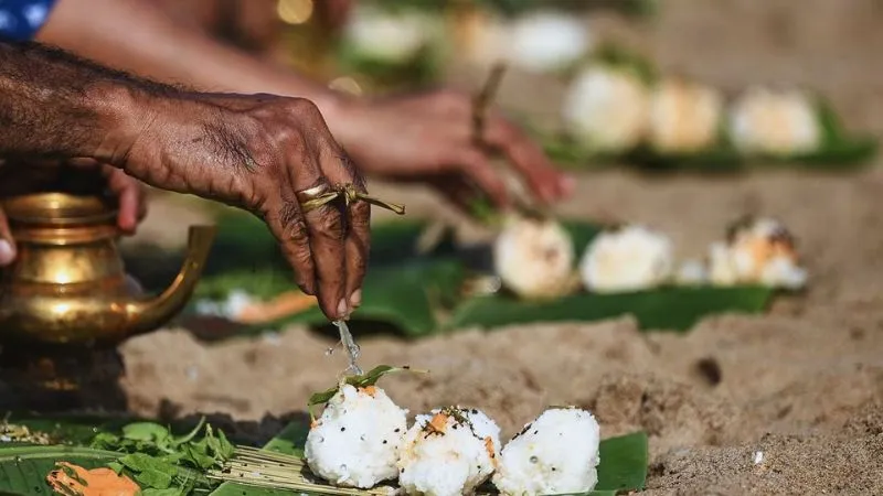 पितृ पक्ष की हुई शुरुआत, 8 सितंबर को बन रहे दुर्लभ योग, जानिए पंचक के दौरान क्या न करें