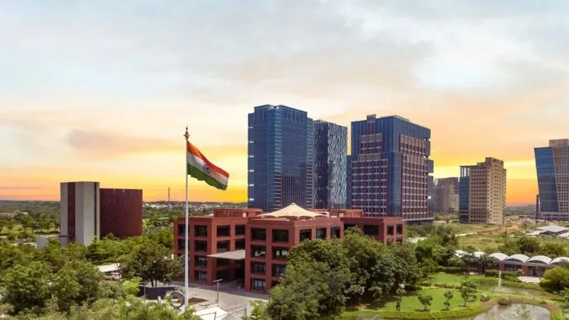 भारत का GIFT City : 49 प्रतिशत सीनियर फाइनेंशियल एक्जीक्यूटिव्स का मानना है ये ग्लोबल फाइनेंशियल हब बनेगा, रिलोकेशन इंटरेस्ट 63%