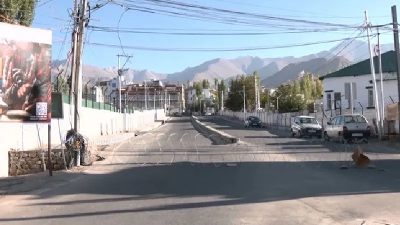 केंद्र सरकार ने भेजा विशेष दूत... लेह में शांति बहाली की कोशिशें जारी, जानें अभी के हालात