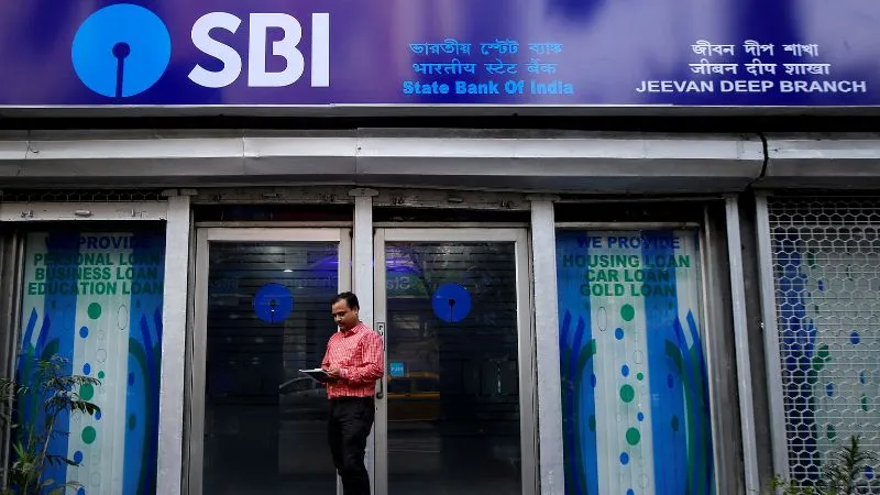 SBI ने दी जरूरी चेतावनी, ठग कर सकते हैं आपका मोबाइल नंबर बदलकर अकाउंट खाली