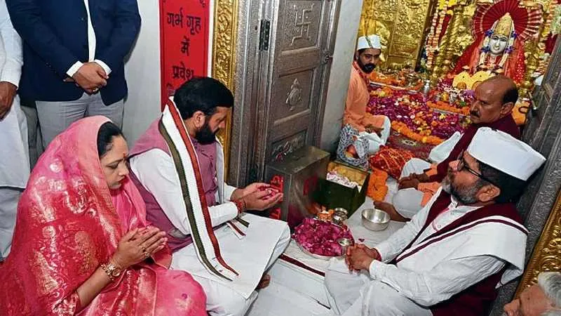 नवरात्रि पर सीएम नायब सिंह सैनी ने पत्नी संग की मनसा देवी पूजा, जीएसटी सुधारों पर पीएम मोदी को दिया धन्यवाद