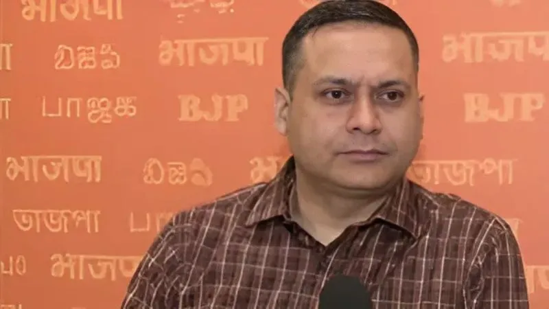 'यही वह धोखाधड़ी है...' वोटर आईडी विवाद में BJP नेता अमित मालवीय का पवन खेड़ा पर बड़ा हमला, चुनाव आयोग से कार्रवाई की मांग