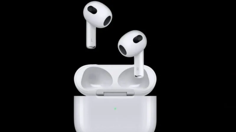अब किसी भी भाषा में होगी बातचीत आसान, AirPods Pro 3 लाया Live Translation फीचर