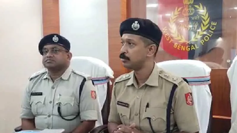 हुगली में नवरात्रि और दुर्गा पूजा पर कड़ी सुरक्षा, 4,500 पंडालों पर सीसीटीवी निगरानी, ट्रैफिक डायवर्जन और क्यूआर कोड सुविधा