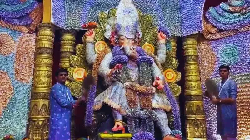 उदयपुर चा राजा: गणपति बप्पा को पहनाई गई ₹1.51 करोड़ की नोटों से बनी आंगी, देखने उमड़ी श्रद्धालुओं की भीड़