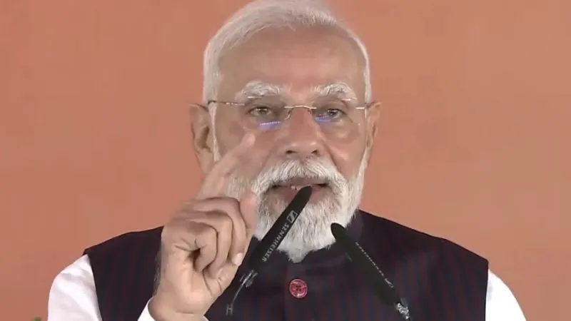 PM मोदी का ओडिशा को दिवाली गिफ्ट, 60,000 करोड़ की परियोजनाओं का किया उद्घाटन-शिलान्यास, अमृत भारत एक्सप्रेस को भी दिखाई हरी झंडी