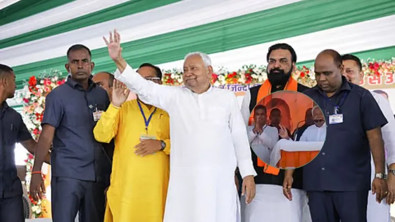 'इनको जिताइएगा ना...', बक्सर में मंच से सीएम नीतीश कुमार ने कर दी प्रत्याशी की घोषणा, हैरान रह गए नेता