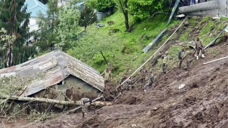 सिक्किम में भारी बारिश और भूस्खलन से 4 लोगों की मौत, 3 लापता, बचाव अभियान जारी
